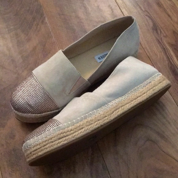 Steve Madden Tan Slip On Espadrilles, Rhinestones, 7.5 - Picture 2 of 4